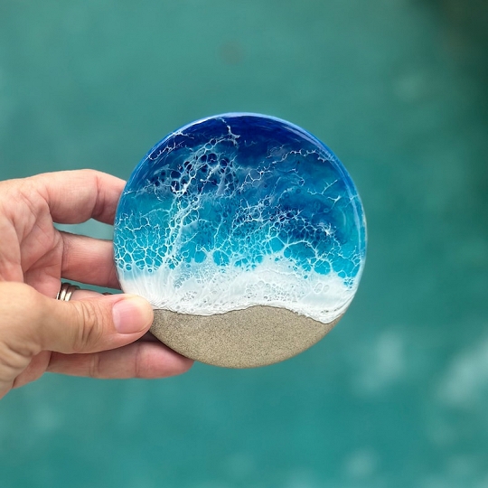 Beautiful Resin Ocean Coasters Personalized with Engraving – Ideal for Coastal Home Décor or Wedding Gifts
