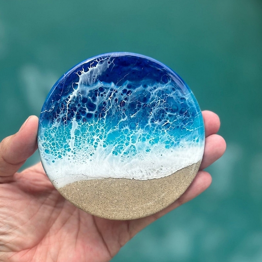 Beautiful Resin Ocean Coasters Personalized with Engraving – Ideal for Coastal Home Décor or Wedding Gifts