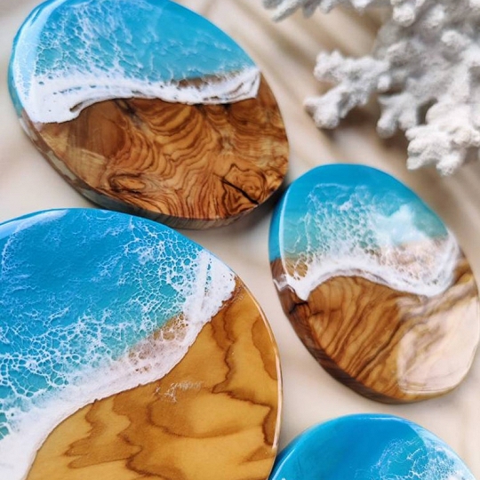 Engraved Ocean Style Resin Coasters – A Custom Set Featuring Real Seashells, Perfect for Special Occasions