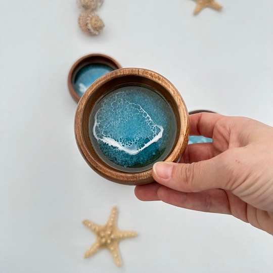 Ocean Wave Ring Dish – Coastal Ceramic Jewelry Tray with Blue Water Design