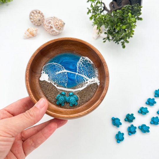 Sea Turtle Ring Dish – Handmade Ocean Jewelry Holder with Blue Water Glaze