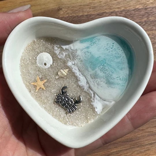 Crab Ring Dish – Personalized Handmade Coastal Jewelry Holder with Sand & Shells