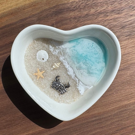 Crab Ring Dish – Personalized Handmade Coastal Jewelry Holder with Sand & Shells