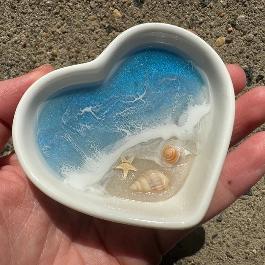Dark Blue Ceramic Ring Dish – Handmade Ocean-Inspired Jewelry Holder for Women