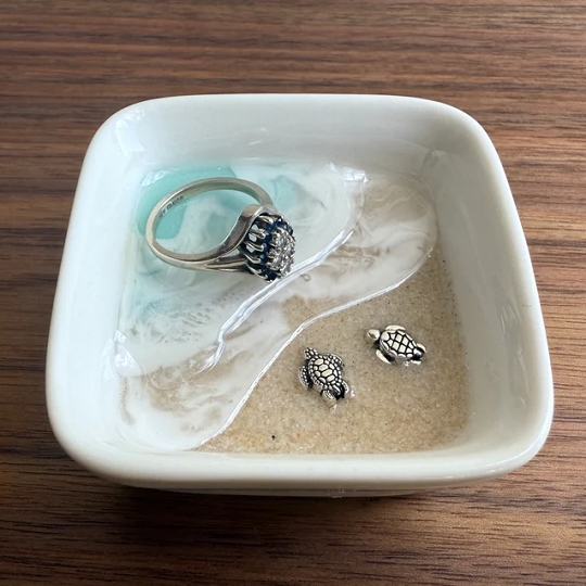 Mini Turtle Ring Dish – Personalized Coastal Jewelry Holder for Ocean-Inspired Gifts