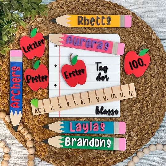 Erster Schultag Tafel Foto Requisite – Personalisierbares Schild mit Stift und Lineal