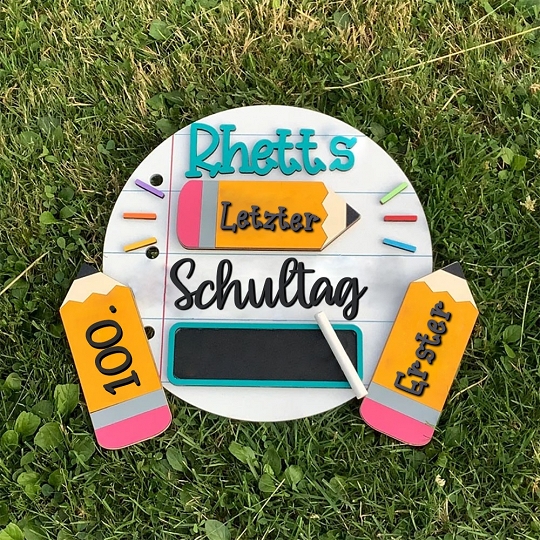 Letzter Schultag Schild – Personalisierte Tafel mit austauschbaren Deko-Elementen