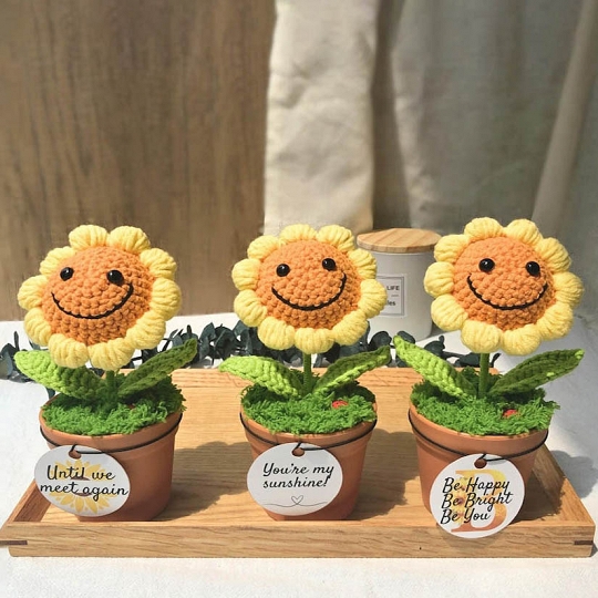 Crochet Sunflower Personalized Knitted Smiley Flower Light Handmade Home Decor