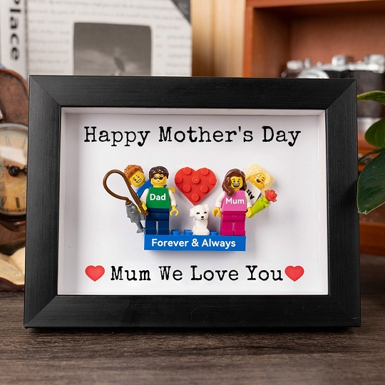Custom Framed Minifigures for Family – A Lovely Mother’s Day Gift