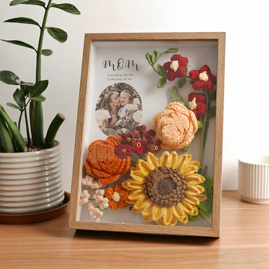 Personalized Crochet Flower Frame – Mother’s Day Gift