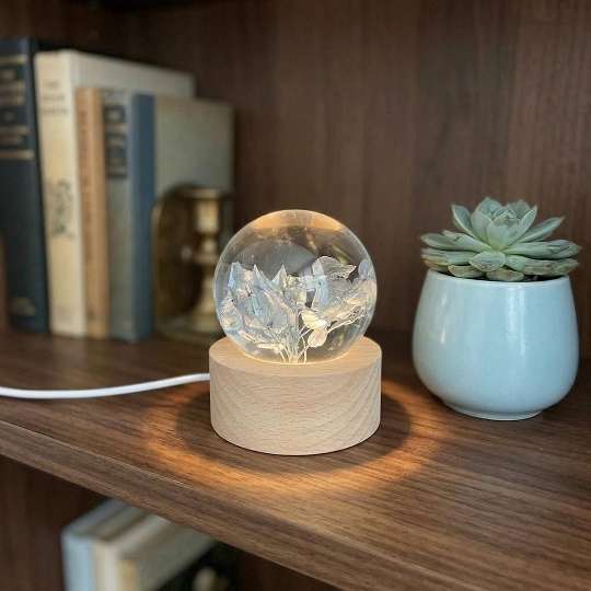 Resin Flower Lamp with LED Light for Mom