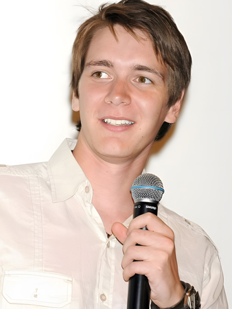 Brilliant Synthetic Straight Lace Front Wig