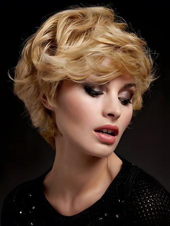 Good Looking Lace Front Wavy Synthetic Wig