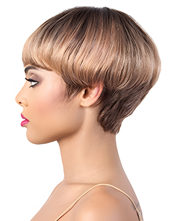 Chic Short Bob Wig with Bangs in Caramel Blonde