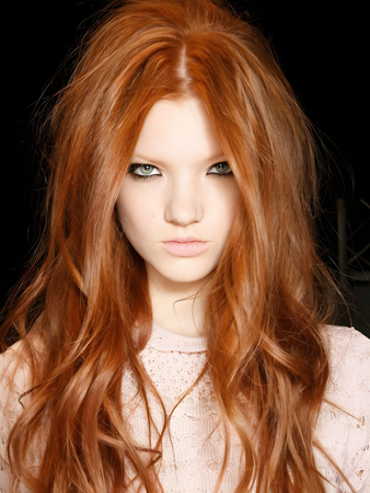 Perfect Lace Front Wavy Synthetic Wig