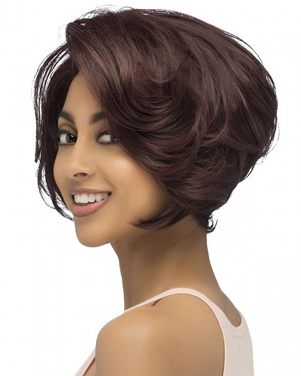 Short Burgundy Layered Bob Wig for Women – Natural Wavy Synthetic Hair with Side Part