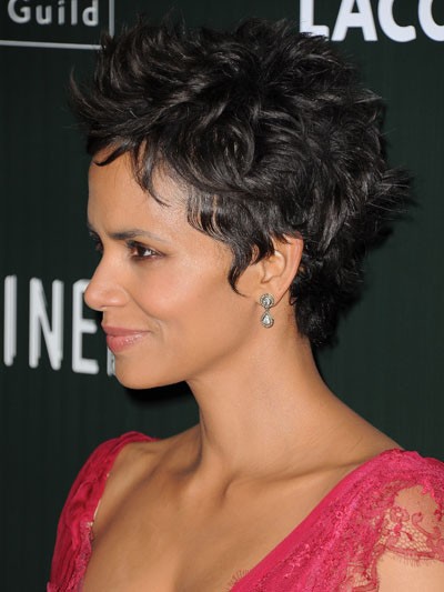 Halle Berry's Synthetic Short Wavy Hairstyle Wig