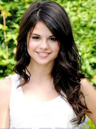 Beautiful Selena Gomez's Fashion Celebrity Wig