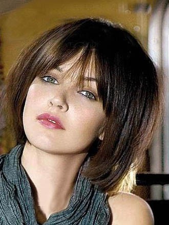 Stunning Straight Lace Front Synthetic Wig