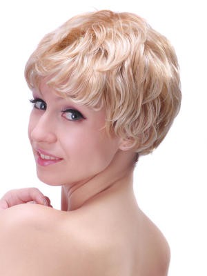 Elegante Short Wavy Capless Synthetic Wig