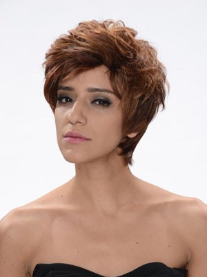 Striking Wavy Capless Synthetic Short Wig