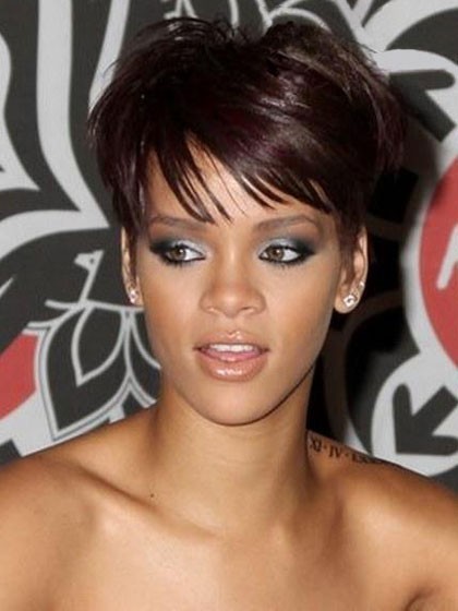 Rihanna Extra Kurz Sportliche Synthetische Perücke